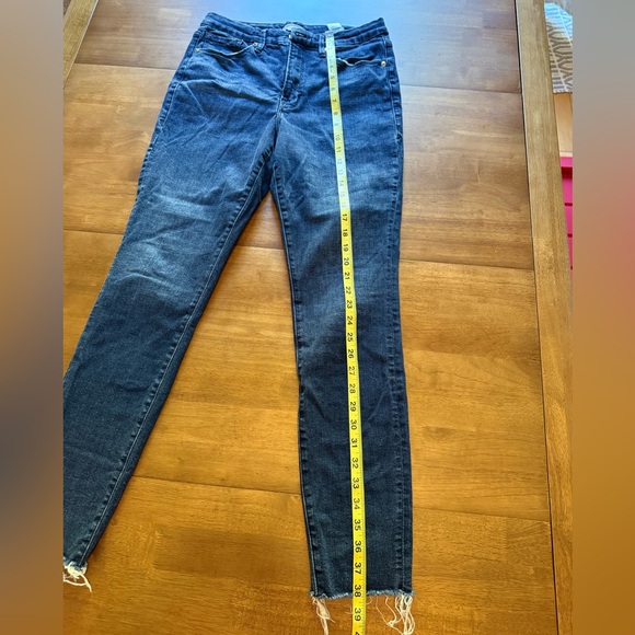 Good American Good Legs Dark Blue Skinny Jeans With Raw Hem Size 10/30 EUC - Picture 3 of 9